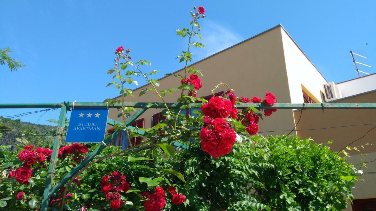 Apartment Dunja Cres Exterior foto